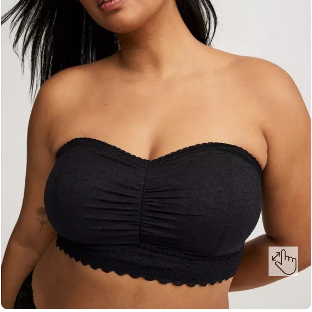 Torrid Lightly Lined 4-Way Stretch Lace Bandeau